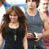 Justin Gaston si Miley Cyrus