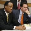 Conrad Murray se preda Politiei