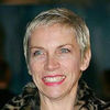 Annie Lennox are nevoie de sase luni de recuperare