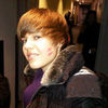 Justin Bieber si fanele sale - despartiti de politie