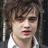 Pete Doherty crede ca e bantuit de fantome