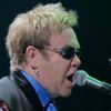 Elton John are pretentii de la Romania