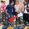Connect-R a primit o bicicleta de ziua lui (+ video pentru doamne)