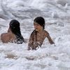 Copiii lui Michael Jackson s-au relaxat la plaja (poze)