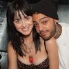 Travis McCoy ii transmite 'casa de piatra' lui Katy Perry