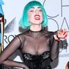 Lady Gaga, cu parul turcoaz la premiile de moda CDFA  2011