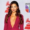 Demi Lovato - nemultumita de culoarea parului, senzationala la Latin Grammy (foto)