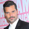 Ricky Martin si-a lasat mustata