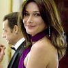 Nicolas Sarkozy `recicleaza` CD-urile nevandute ale Carlei Bruni
