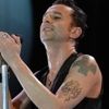 Alarma! Solistul Depeche Mode internat la Atena