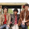 Vezi teaser-ul noului clip Jonas Brothers `Paranoid`