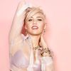 Miley Cyrus, intr-o situatie penibila pe covorul rosu (poze)