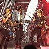 X Factor UK: Ronnie  Wood si One Direction pe aceasi scena (video)