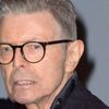 Parul lui David Bowie a fost vandut la o licitatie cu 13,700 de lire sterline
 