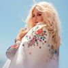 Kesha a revenit cu piesa "Praying" (video)
 
