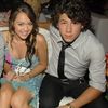 Miley Cyrus, cu Nick Jonas pe scena