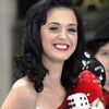 Katy Perry, pe urmele lui Lady GaGa in topuri
