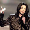 Zvon: Michael Jackson a platit o asistenta pentru a-l naste pe Blanket
