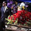 Inmormantarea lui Michael Jackson se amana pentru 3 septembrie