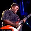 Michael Burks concerteza la Hard Rock Cafe