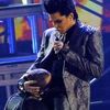 Adam Lambert, taxat pentru mimarea sexului oral la American Music Awards