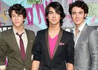 Esti fan Jonas Brothers? Dovedeste!