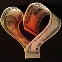 Ce alegi: banii sau iubirea? Afla ce melodie iti oferim!