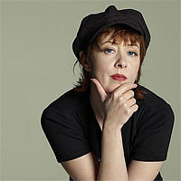 Castiga 2 bilete la Suzanne Vega
